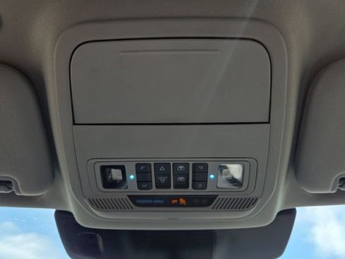 Used 2023 Ford Explorer XLT w/ Equipment Group 202A AWD/4WD image 41