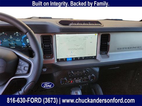 New 2025 Ford Bronco Outer Banks w/ Sasquatch Package image 18