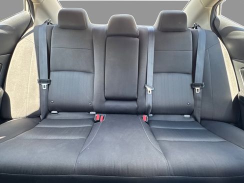 Used 2023 Nissan Altima 2.5 SV image 14