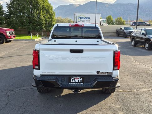 Used 2024 Chevrolet Colorado Z71 w/ Z71 Convenience Package 2 AWD/4WD image 7