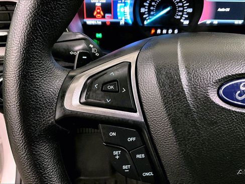 Used 2018 Ford Fusion SE w/ Fusion SE Technology Package image 17