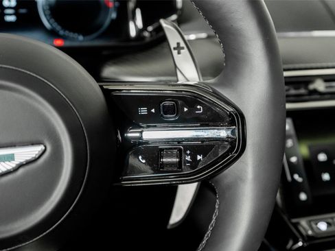 Used 2025 Aston Martin V8 Vantage Coupe RWD image 38