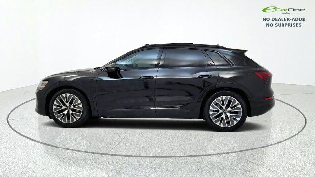 Used 2024 Audi Q8 e-tron Prestige w/ Prestige Package AWD/4WD image 6
