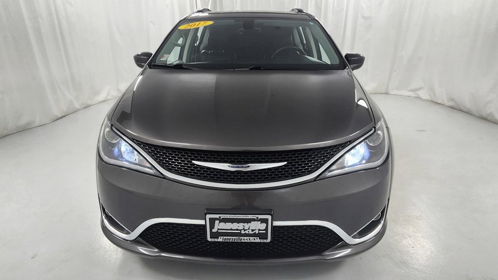 Used 2017 Chrysler Pacifica Touring-L Plus FWD image 8
