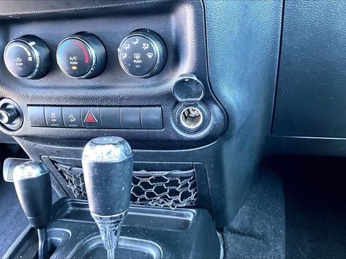Used 2018 Jeep Wrangler Unlimited Sport S AWD/4WD image 22