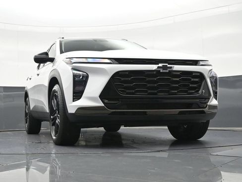 Used 2025 Chevrolet Trax ACTIV FWD image 29