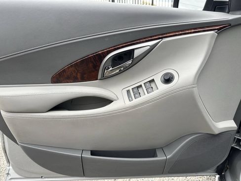 Used 2010 Buick LaCrosse CXL FWD image 20