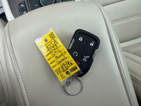 Used 2023 GMC Acadia Denali w/ Denali Ultimate Package AWD/4WD image 33