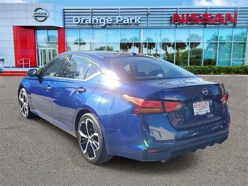 Used 2023 Nissan Altima 2.5 SR image 3
