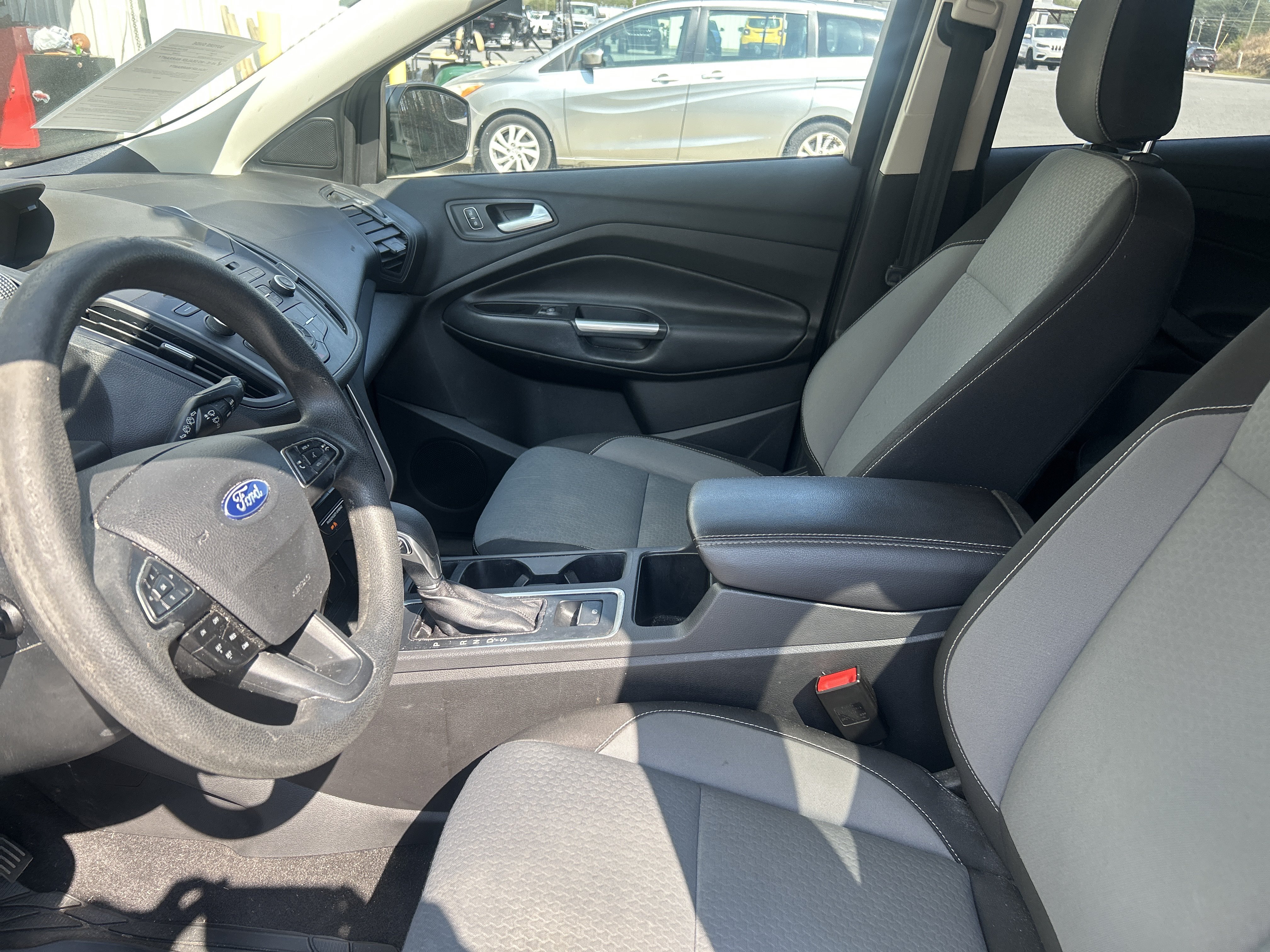 Used 2018 Ford Escape SE FWD image 16