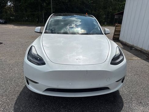 Used 2022 Tesla Model Y Long Range AWD/4WD image 3
