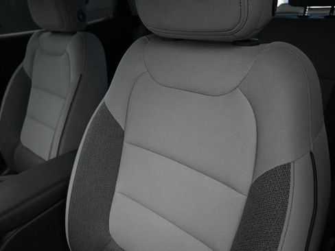 Used 2025 Chevrolet TrailBlazer LT AWD/4WD image 18