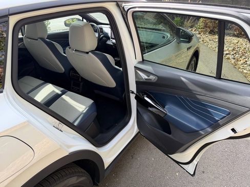 New 2025 Volkswagen ID.4 Pro S image 14