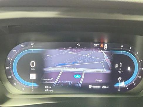 Used 2024 Volvo XC40 B5 Core image 17