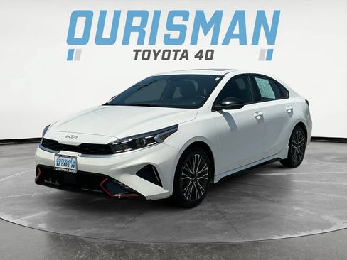 Used 2023 Kia Forte GT-Line w/ GT-Line Premium Package FWD image 3