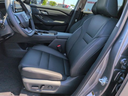 New 2026 Nissan Rogue SV FWD image 15