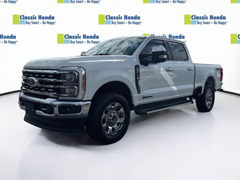 Used 2023 Ford F250 Lariat w/ Chrome Package image 3
