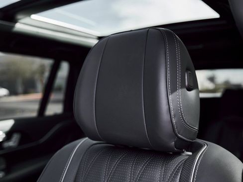 Used 2024 Mercedes-Benz Maybach GLS 600 4MATIC image 48