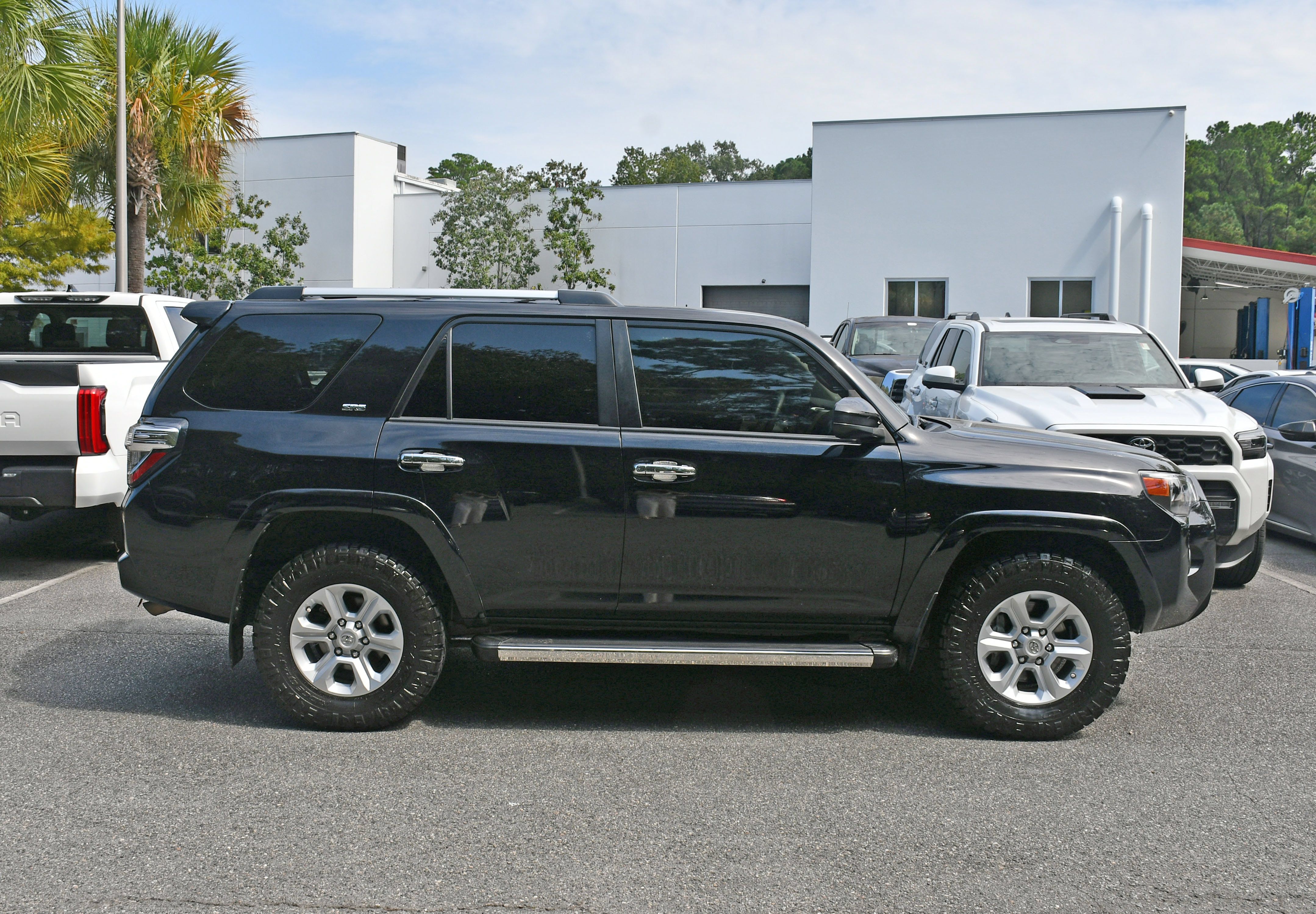 Used 2021 Toyota 4Runner SR5 RWD image 5