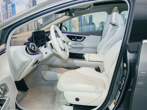 Certified 2023 Mercedes-Benz EQE 500 4MATIC Sedan image 18