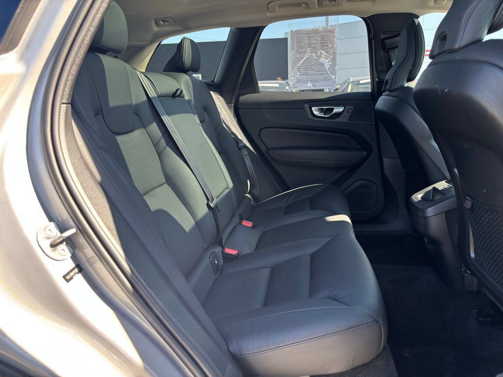 Certified 2023 Volvo XC60 B5 Plus w/ Climate Package AWD/4WD image 25