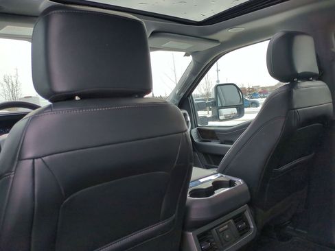 Used 2023 Ford F250 Lariat w/ Lariat Ultimate Package image 43