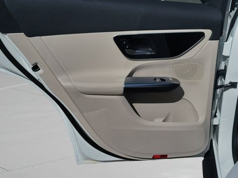 Certified 2026 Mercedes-Benz GLC 300 image 28