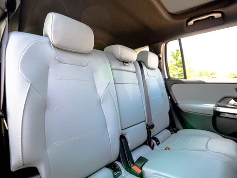 Used 2026 Mercedes-Benz GLB 250 4MATIC image 35
