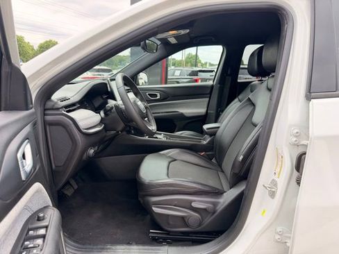 Used 2024 Jeep Compass Latitude AWD/4WD image 21