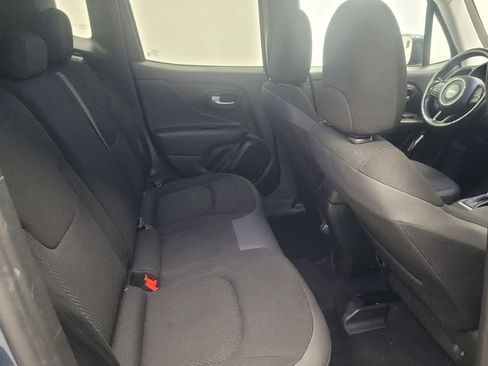 Used 2020 Jeep Renegade Altitude FWD image 19