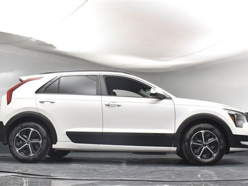 Used 2025 Kia Niro EX image 39