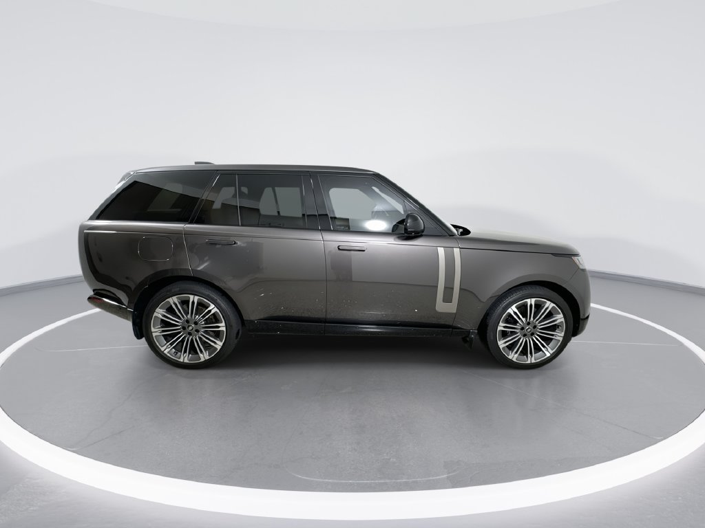 Used 2025 Land Rover Range Rover SE AWD/4WD image 9
