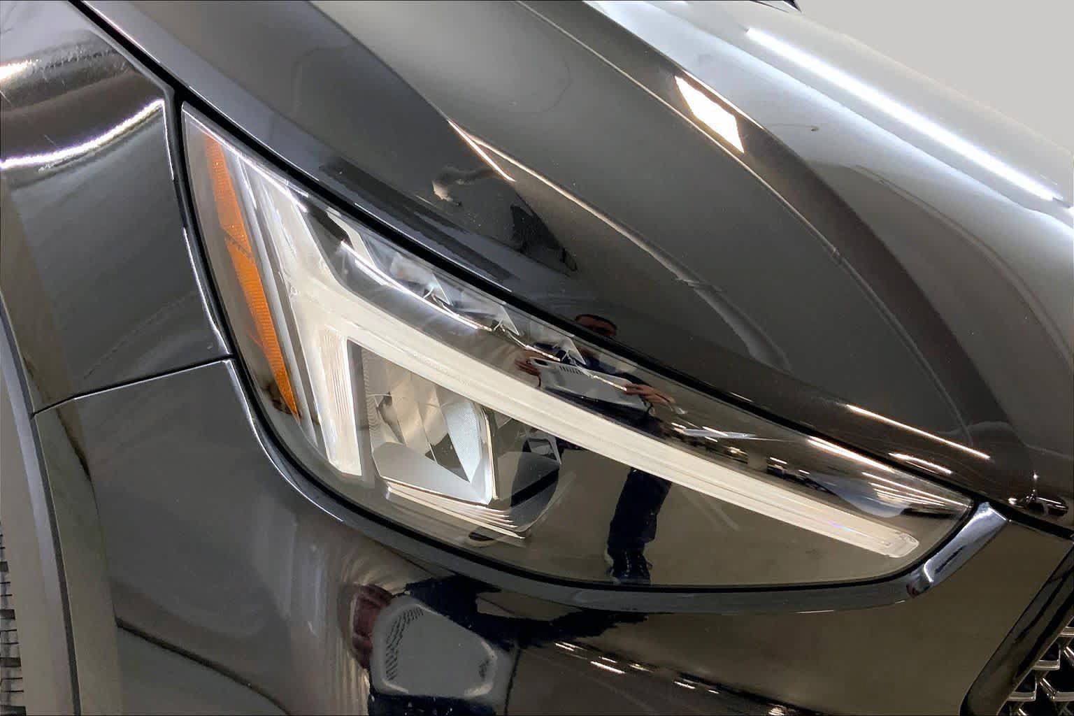 Used 2023 Volvo XC40 B5 Plus w/ Protection Package Premier AWD/4WD image 27