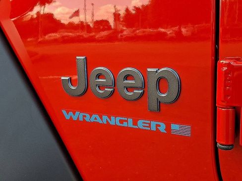 Used 2023 Jeep Wrangler Unlimited w/ Cold Weather Group AWD/4WD image 30