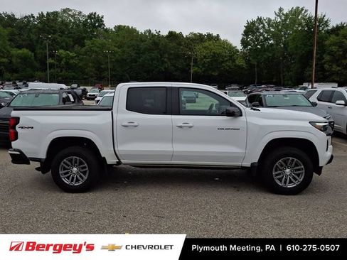 Used 2024 Chevrolet Colorado LT w/ LT Convenience Package III AWD/4WD image 9