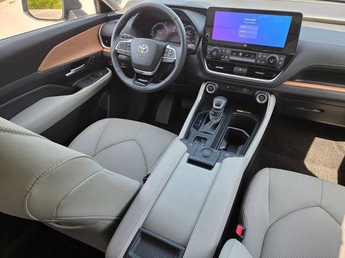 Used 2026 Toyota Grand Highlander AWD Hybrid image 37