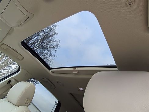 Used 2023 Buick Enclave Essence w/ Experience Buick Package image 10