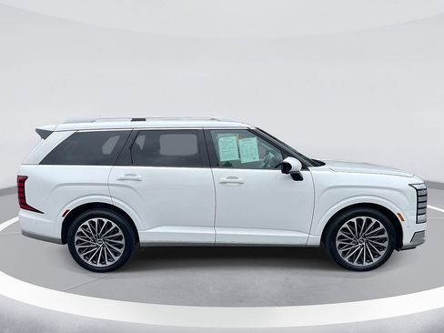 Used 2026 Hyundai Palisade Calligraphy AWD/4WD image 4