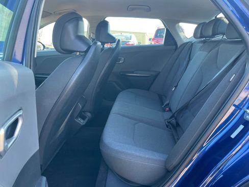 Used 2025 Kia K4 LXS image 29