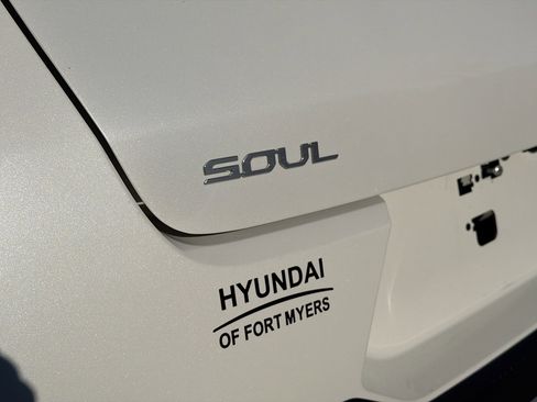 Used 2024 Kia Soul LX w/ Option Group 015 image 11