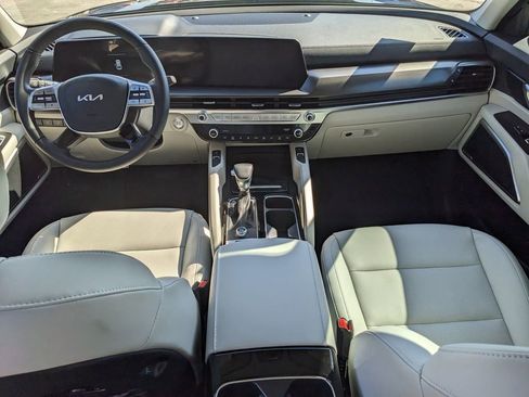 Certified 2025 Kia Telluride S image 13