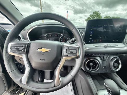 Certified 2024 Chevrolet Blazer LT w/ Convenience Package FWD image 11
