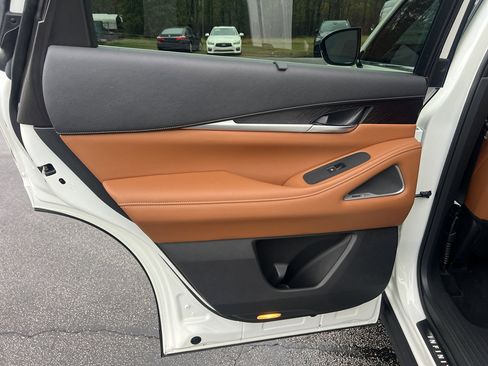 Used 2023 INFINITI QX60 Sensory w/ Vision Package image 29