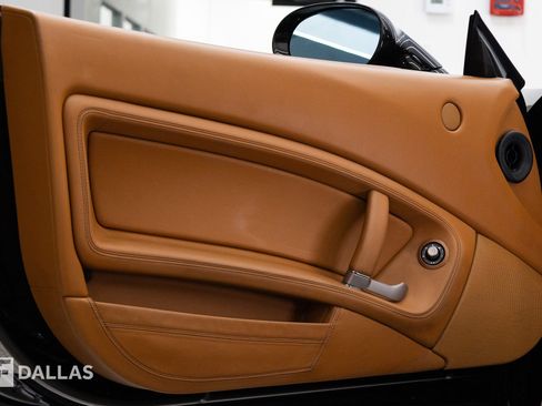 Used 2011 Ferrari California RWD image 23