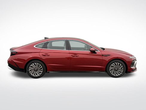 New 2025 Hyundai Sonata Limited image 6
