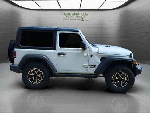 Used 2021 Jeep Wrangler Sport S image 7