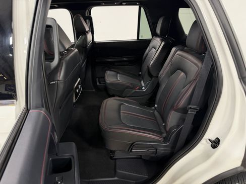 Used 2024 Ford Expedition Limited AWD/4WD image 16