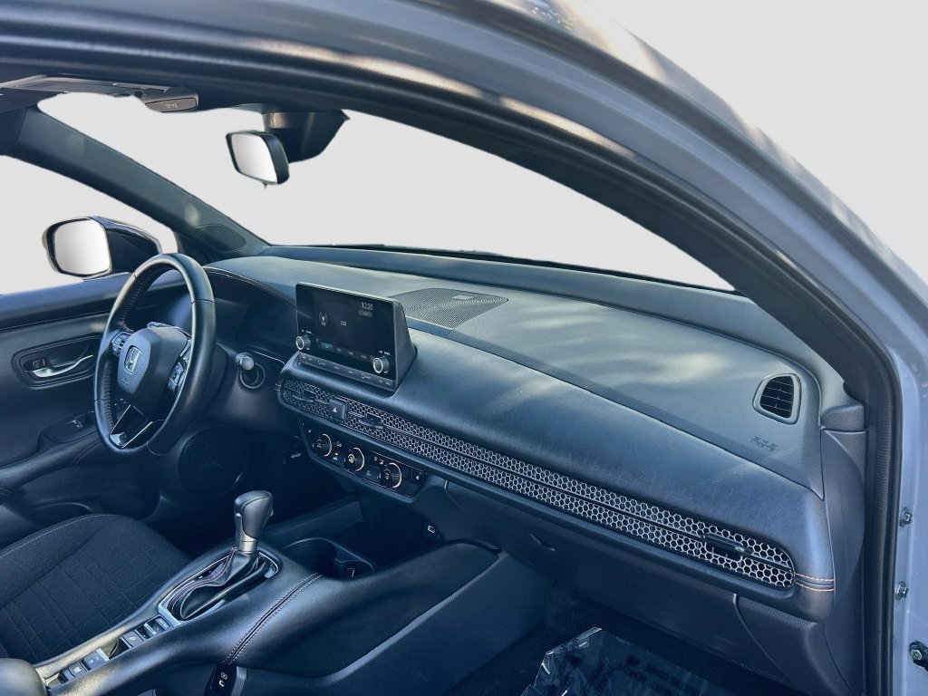 Certified 2025 Honda HR-V Sport image 27