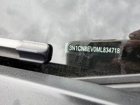 Used 2021 Nissan Versa SV FWD image 16