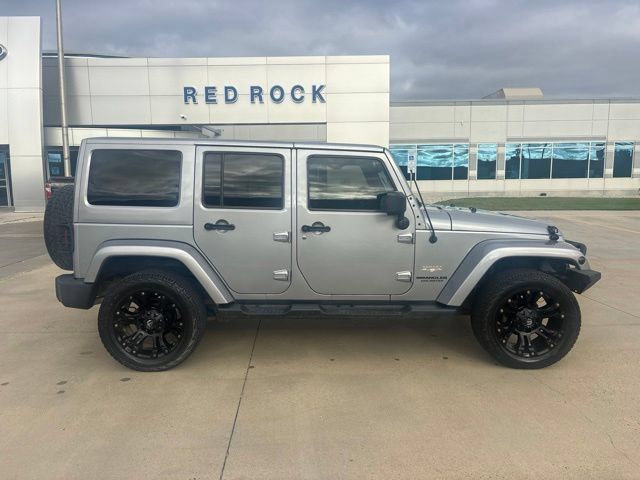 Used 2014 Jeep Wrangler Unlimited Sahara w/ Max Tow Package AWD/4WD image 2